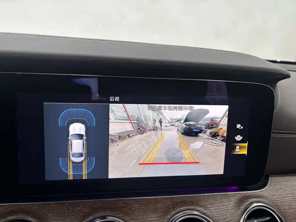 MERCEDES-BENZ E CLASS