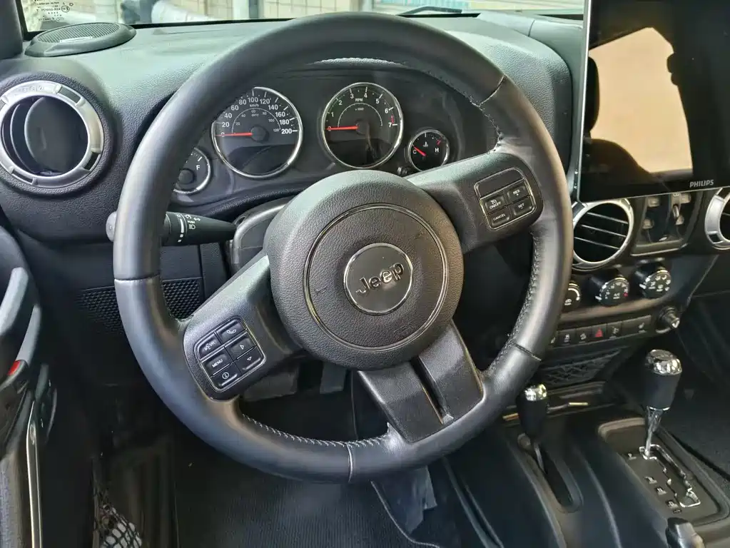 Jeep Wrangler — миниатюра 5