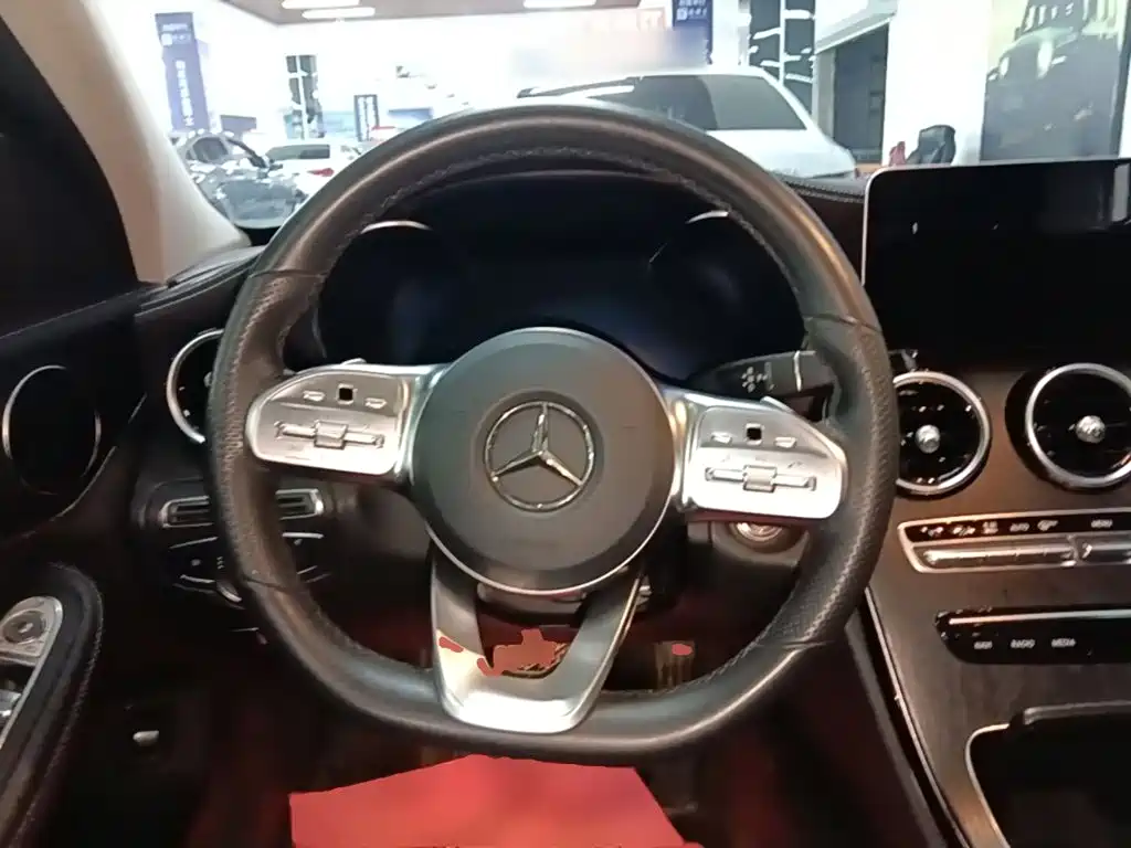 Mercedes-Benz C-Class — миниатюра 11