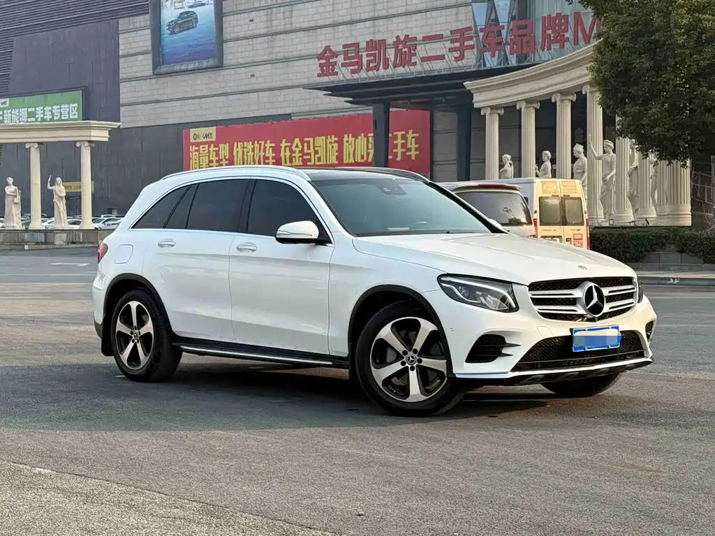 MERCEDES-BENZ GLC