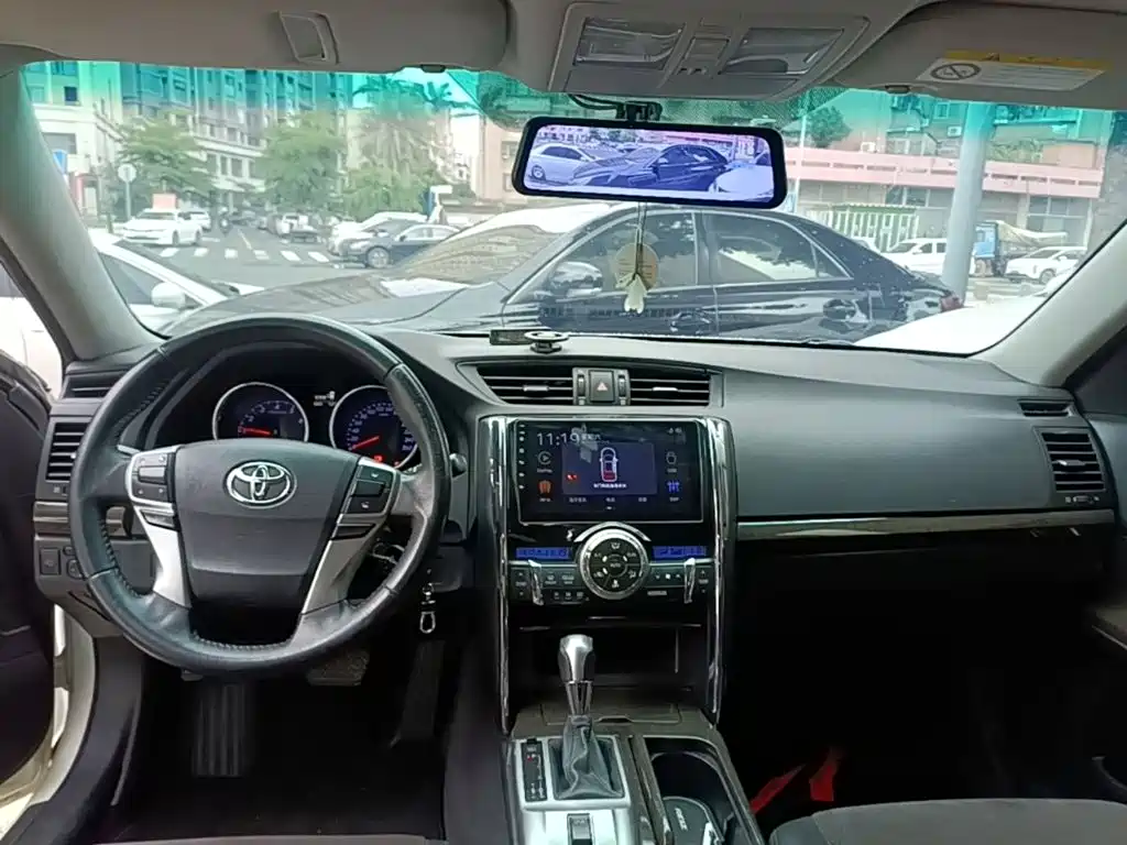 Toyota Reiz 2013 2.5V
