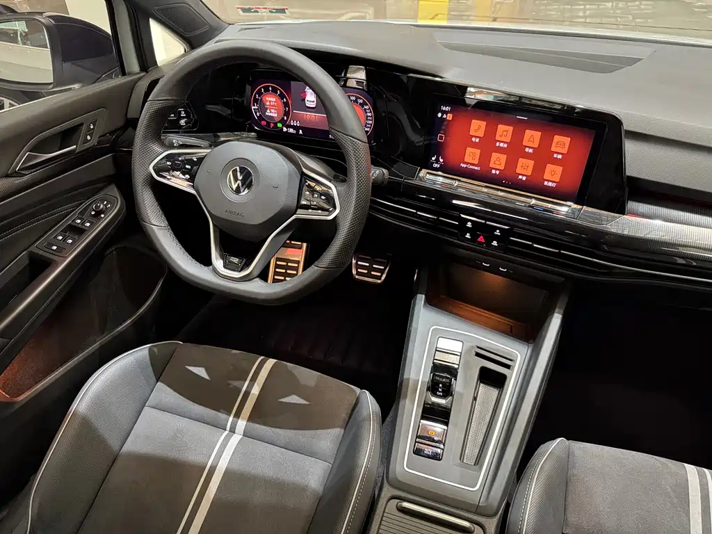 Volkswagen Golf — миниатюра 12