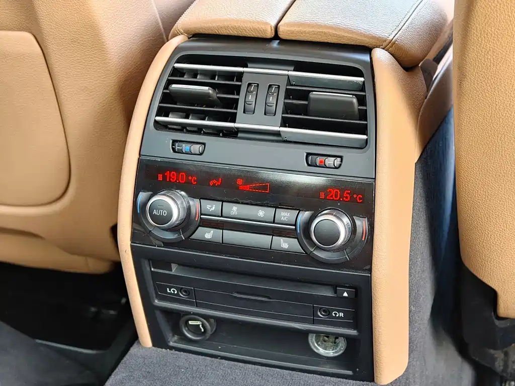 BMW 7 Series — миниатюра 15