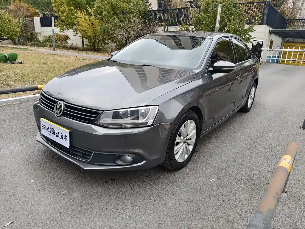 Volkswagen Sagitar 2014