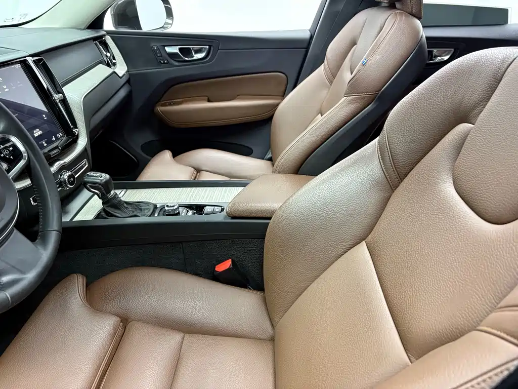 Volvo XC60 — миниатюра 4
