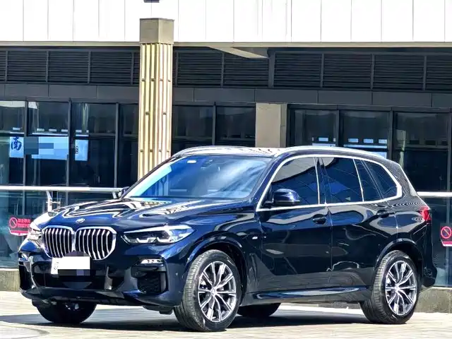 BMW  X5 2021