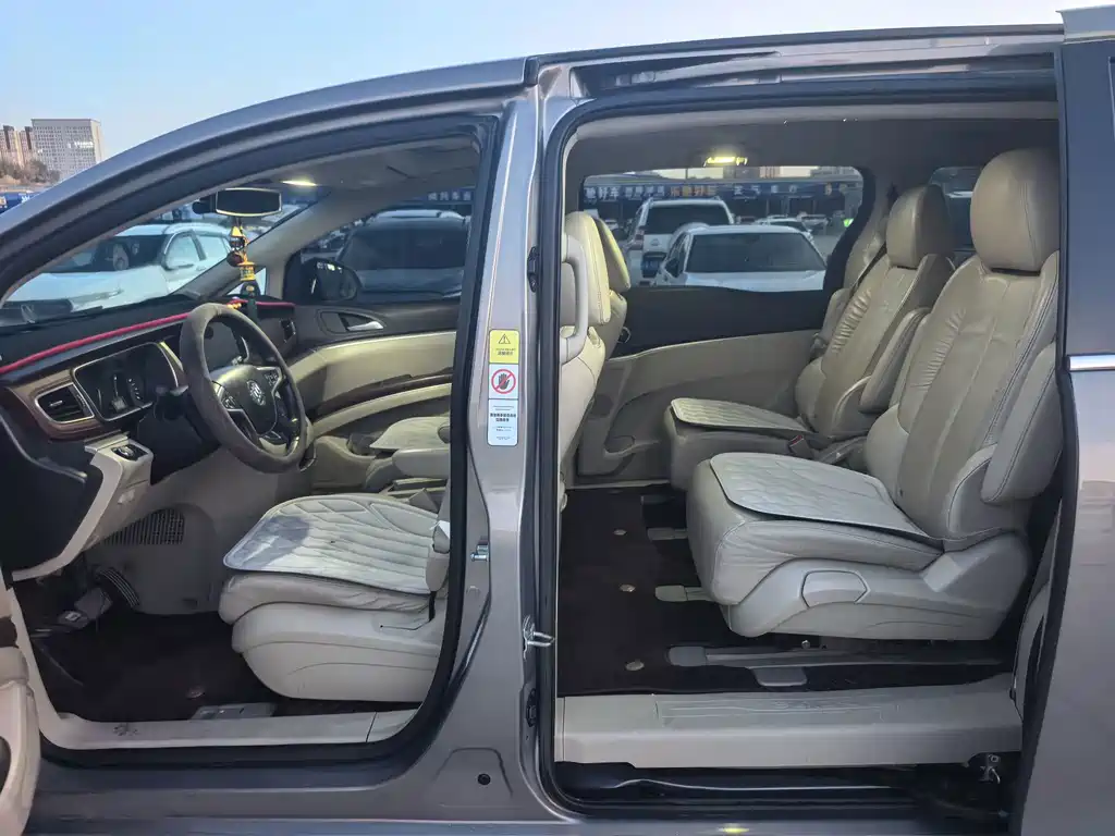 Buick GL8 — миниатюра 6