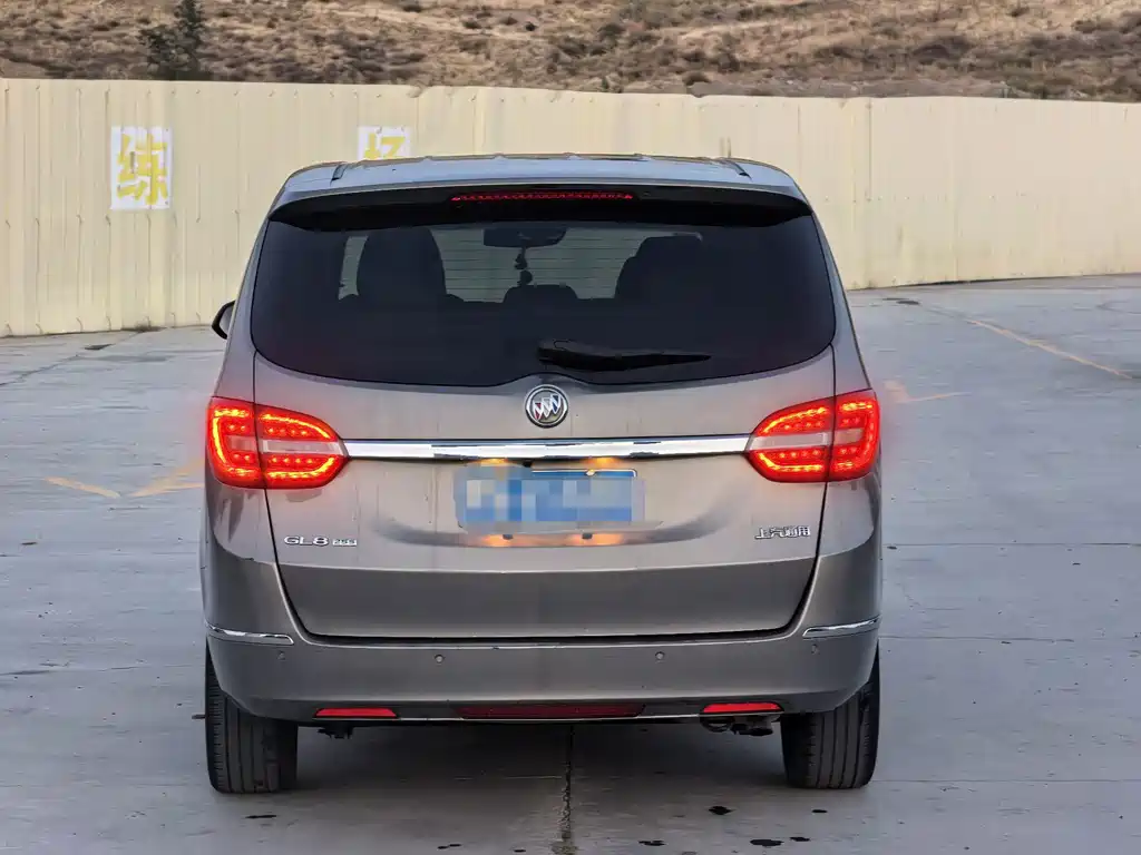 Buick GL8 — миниатюра 9