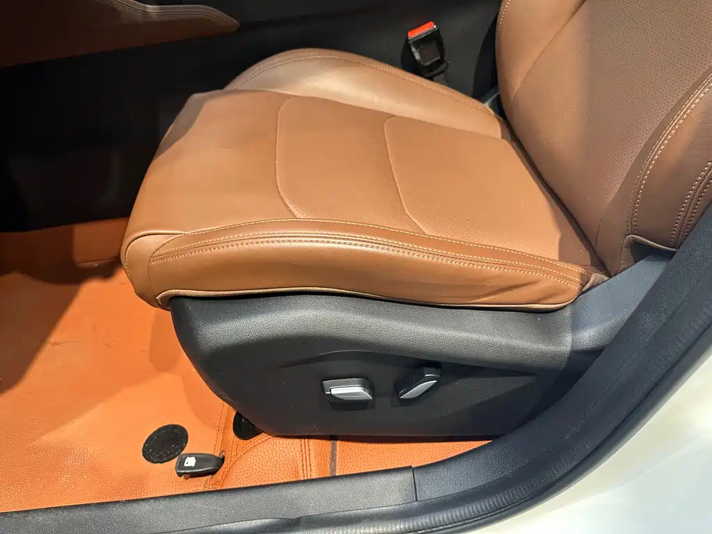 Geely Vision X6 — миниатюра 9