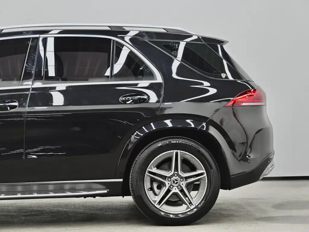 Mercedes-Benz GLE (Import) — миниатюра 23