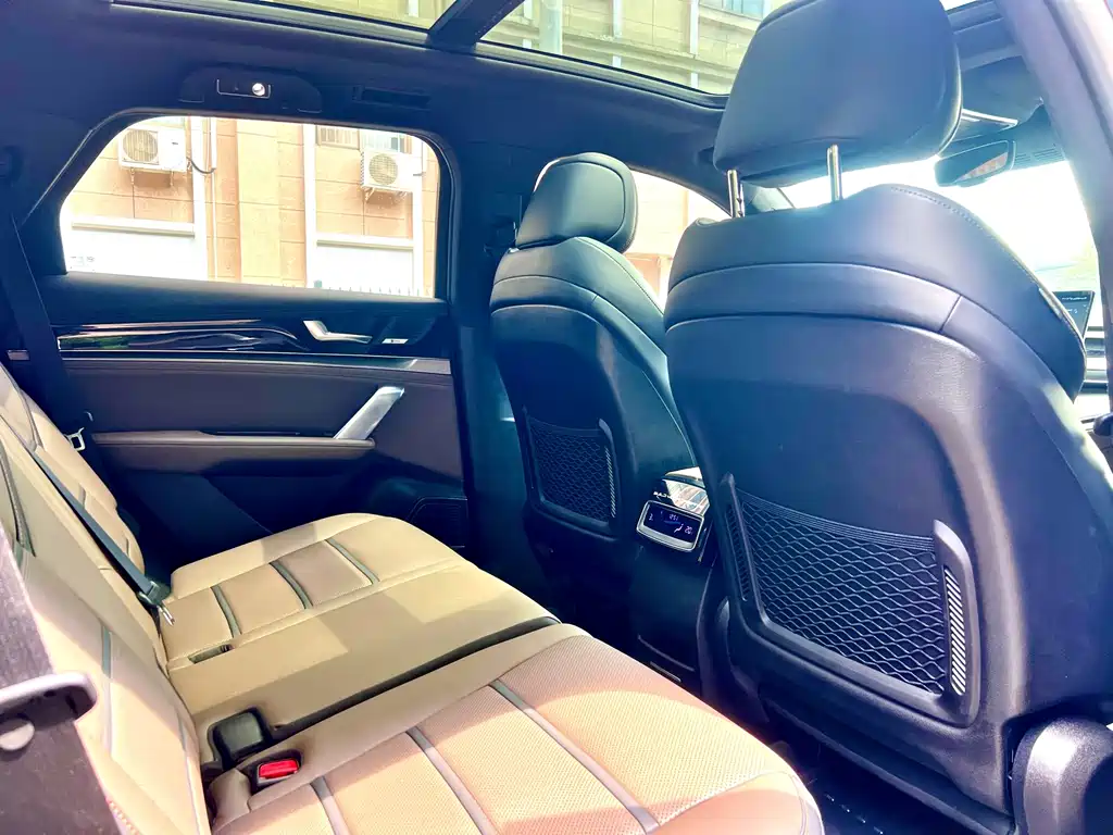 BYD Tang — миниатюра 13