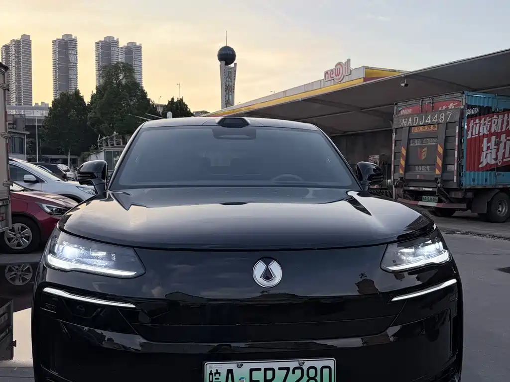 Denza Denza N9