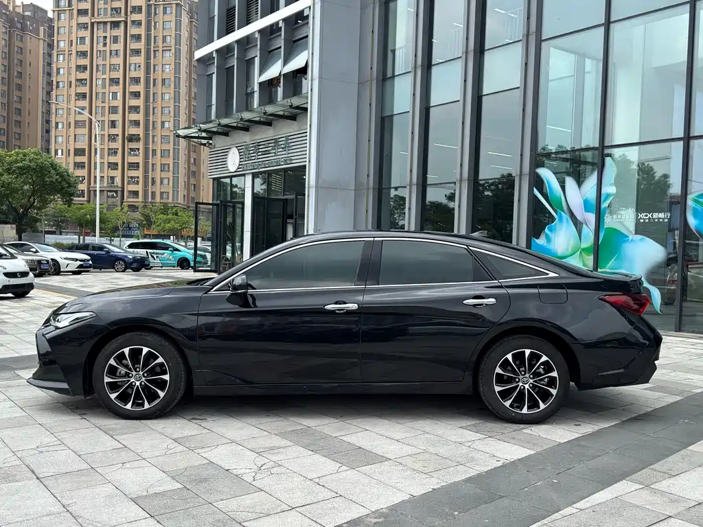 Toyota Avalon — миниатюра 3