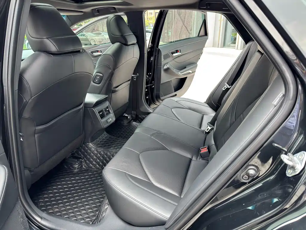 Toyota Avalon — миниатюра 10