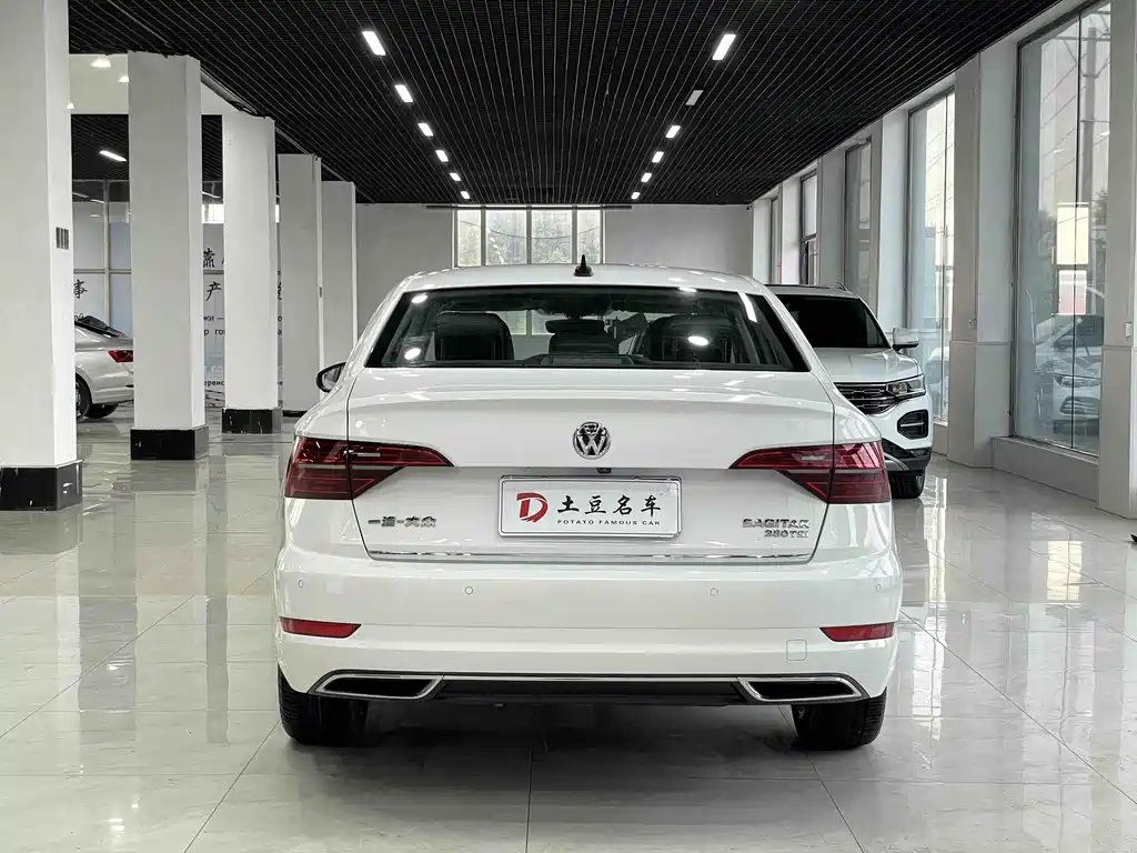 Volkswagen Sagitar 2021 280TSI DSG