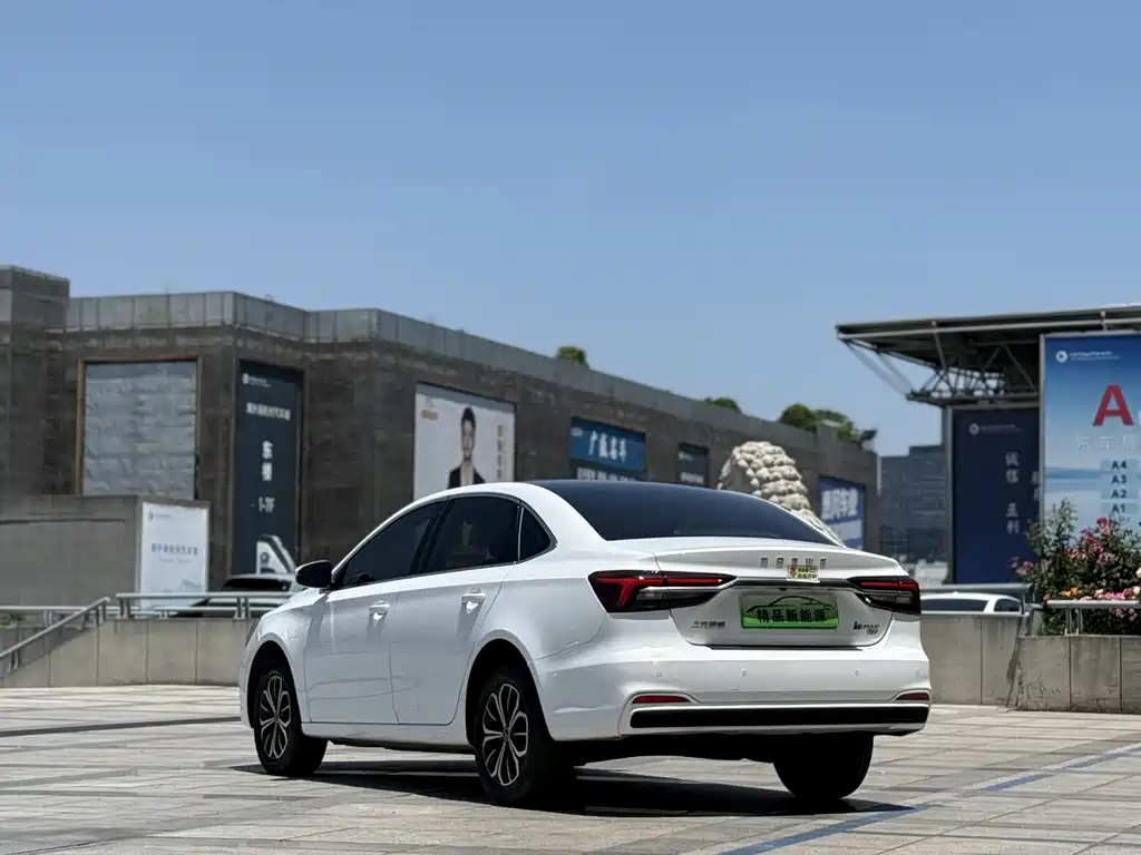 Roewe i6 MAX 2020 300TGI AT