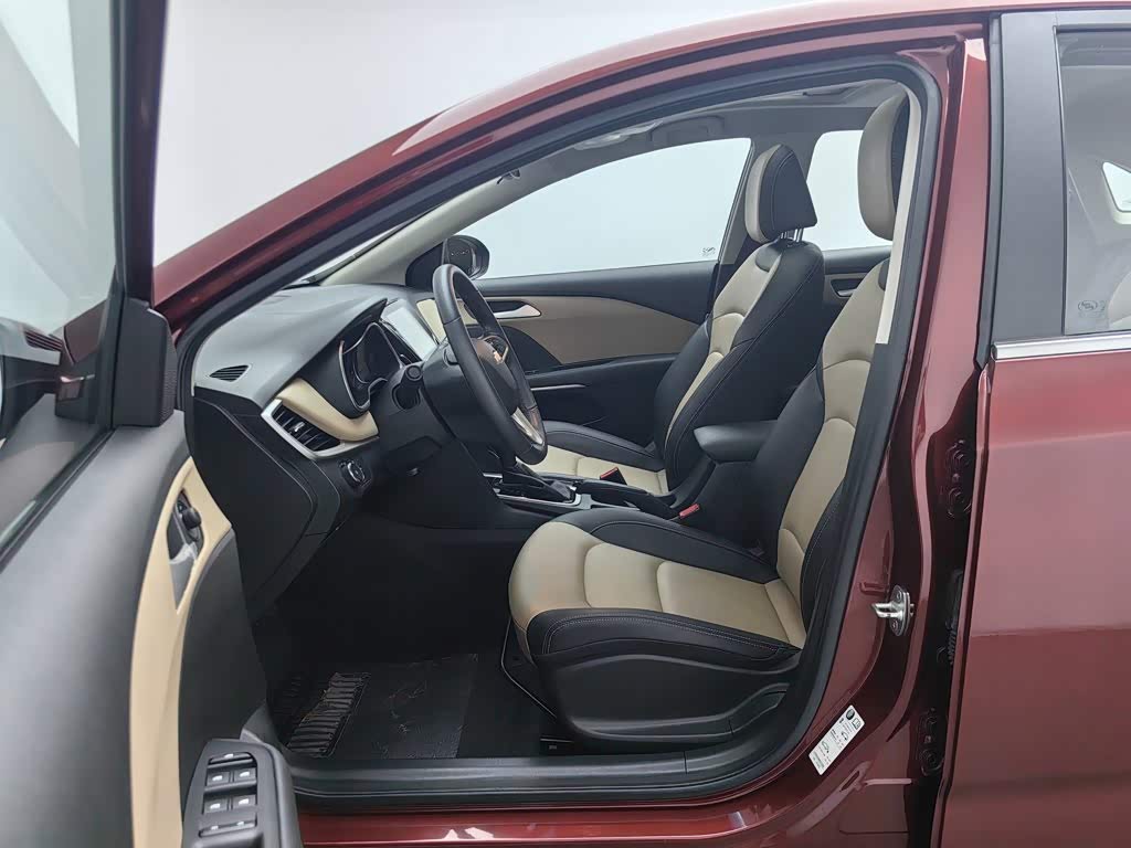 Chevrolet Monza 1.5 л 2022 г. красный/фиолетовый, пробег 19900 км