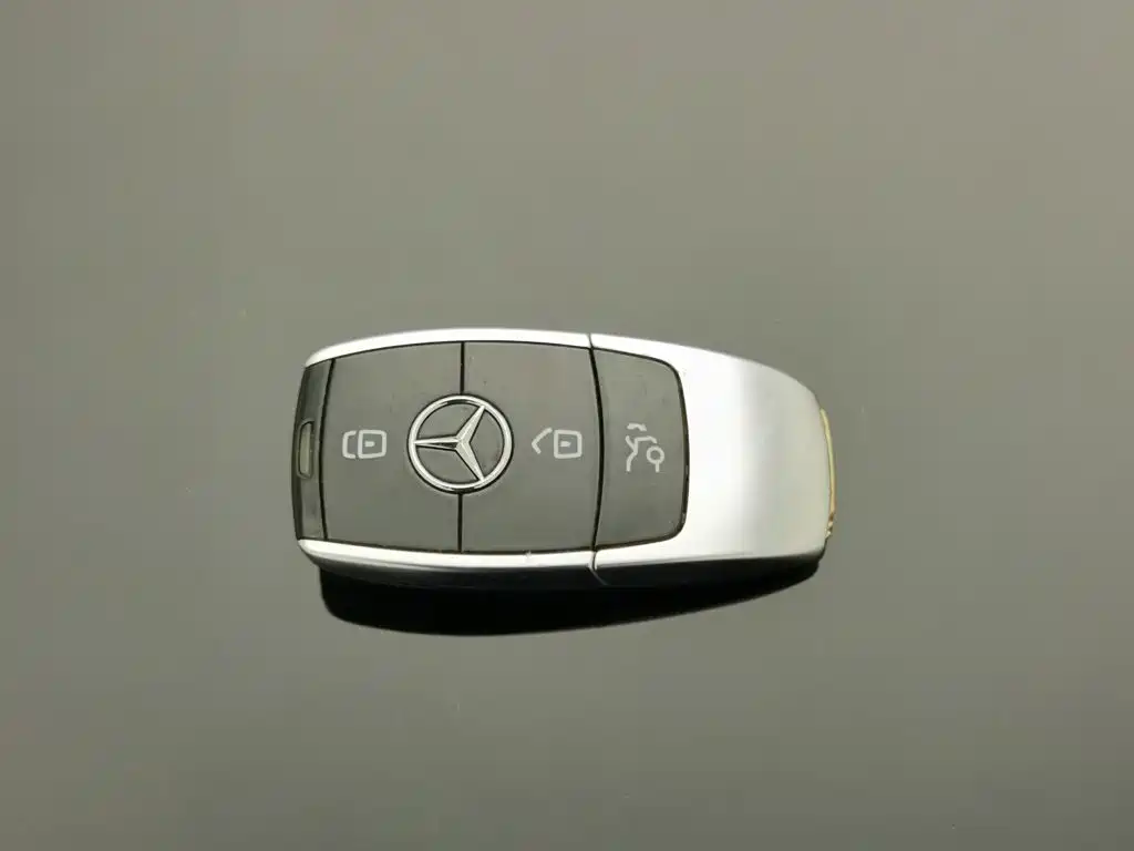 Mercedes-Benz E-Class — миниатюра 19