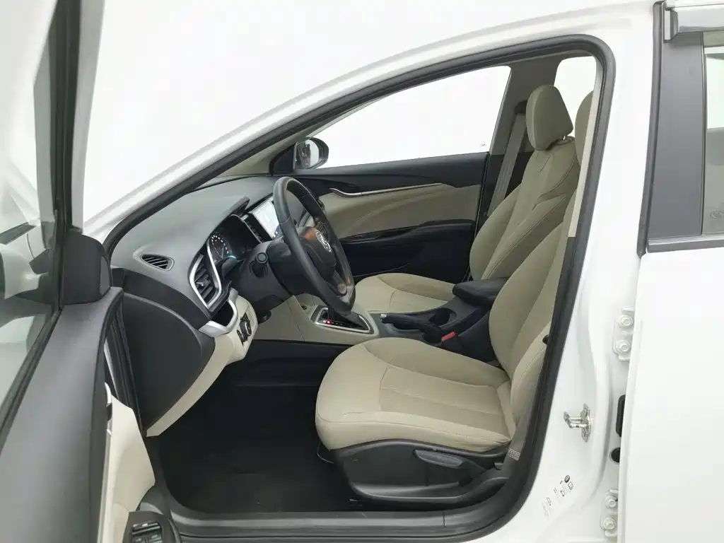Buick Excelle — миниатюра 10