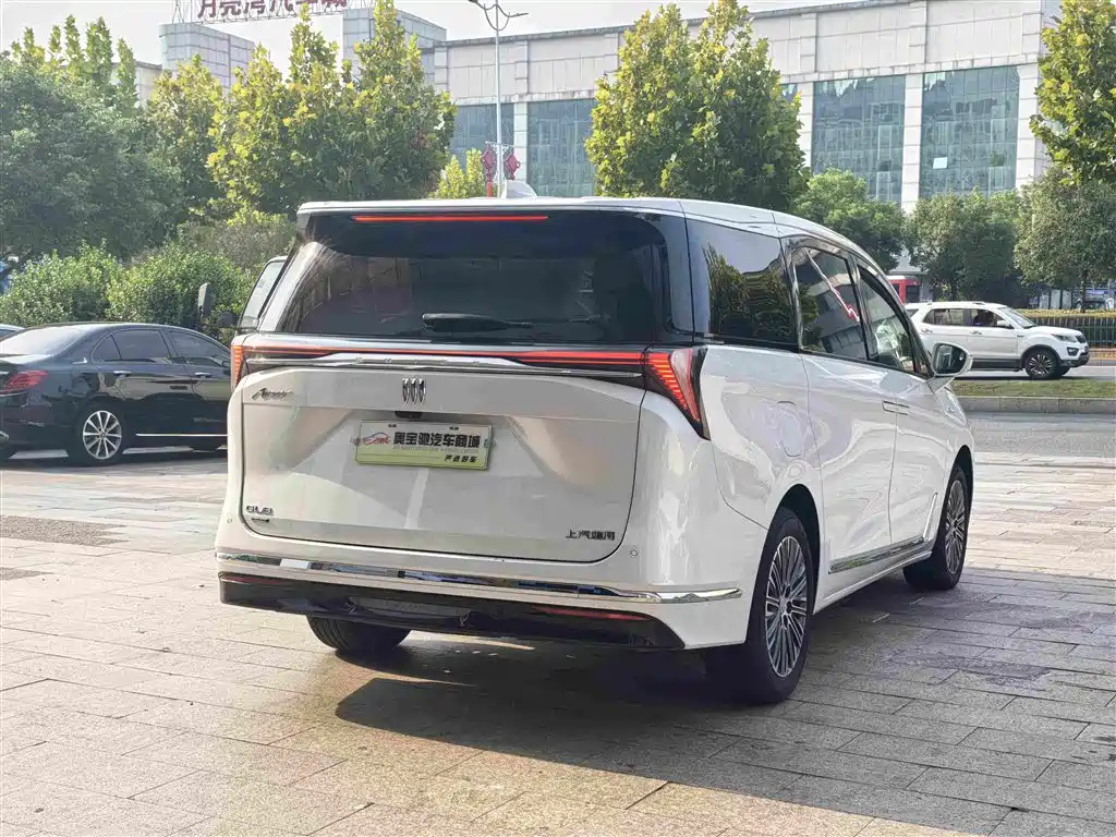 Buick GL8 Hybrid — миниатюра 7