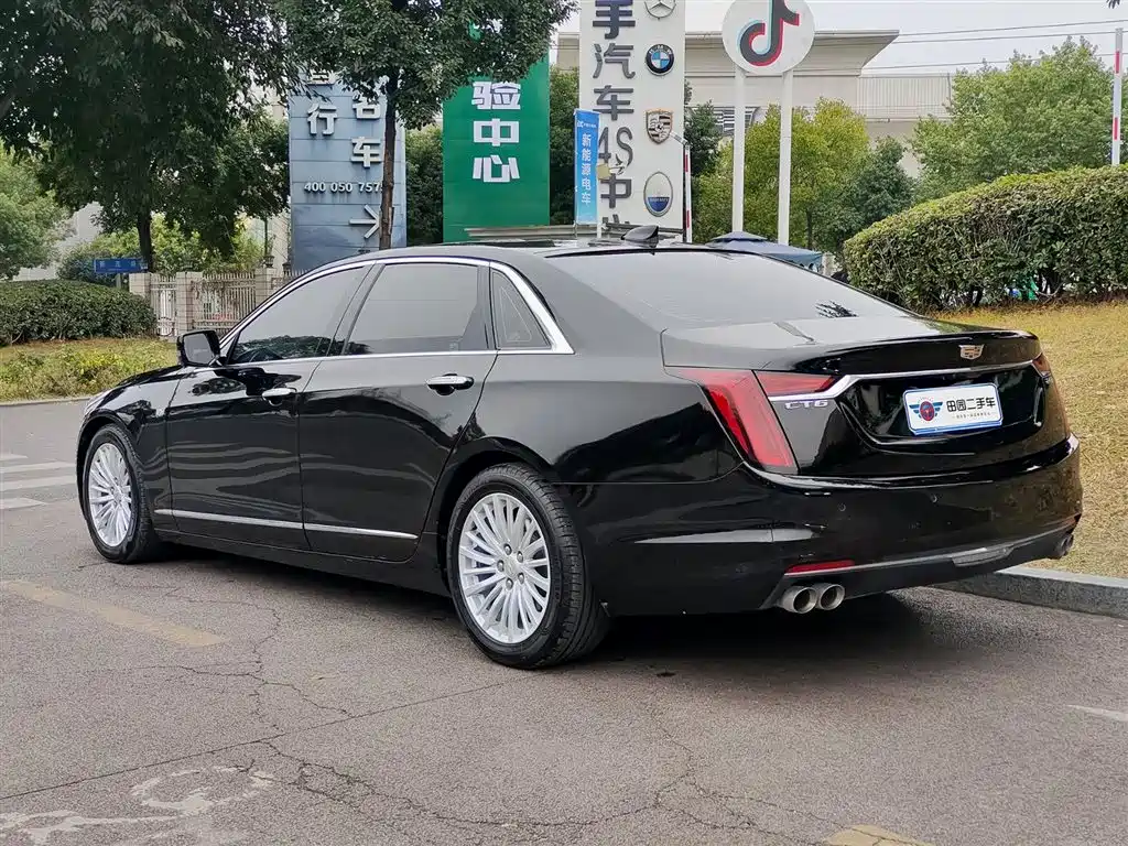 CADILLAC CT6