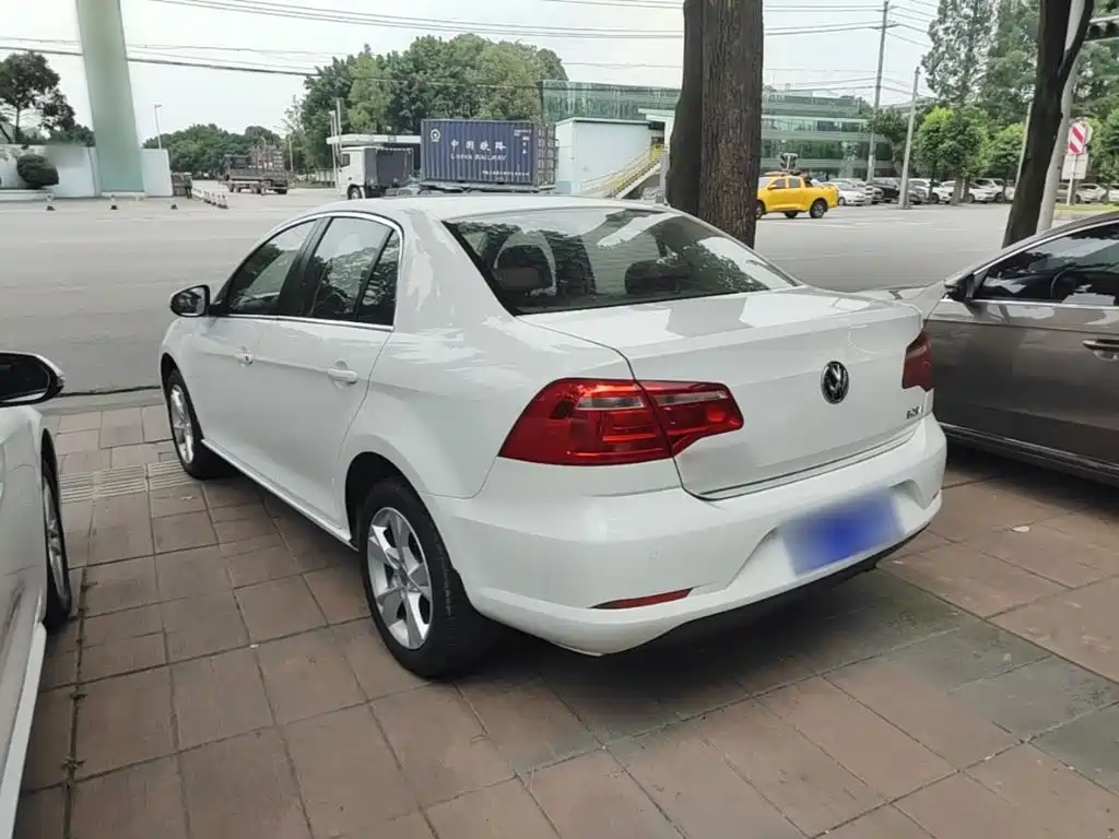 Volkswagen Bora 2014 1.6L MT Comfort