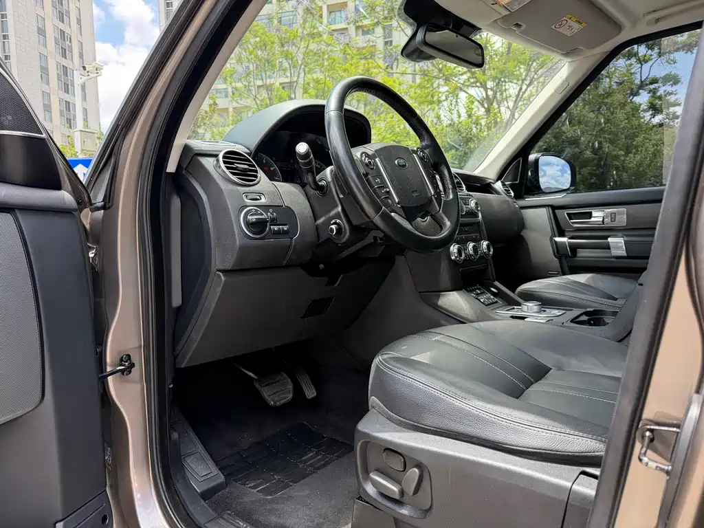 Land Rover Discovery 2016 3.0 SC V6 HSE