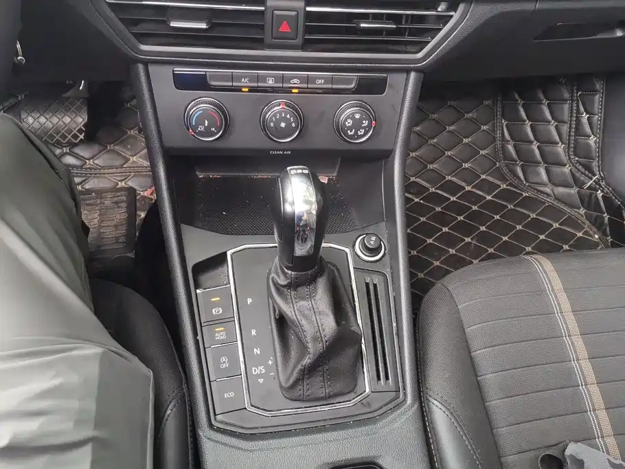 Volkswagen Lavida — миниатюра 16