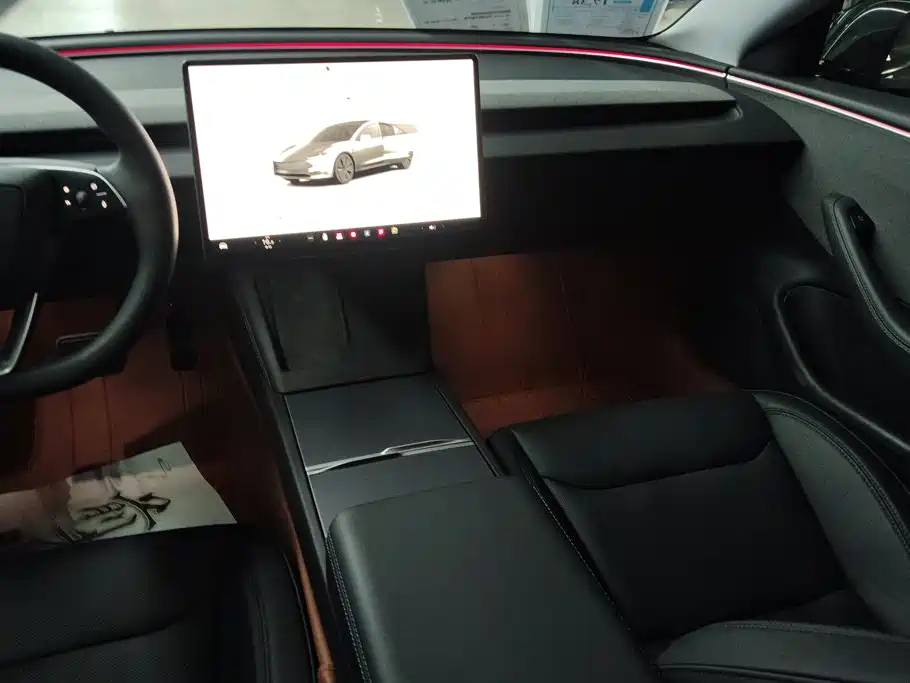 Tesla Model 3 — миниатюра 13