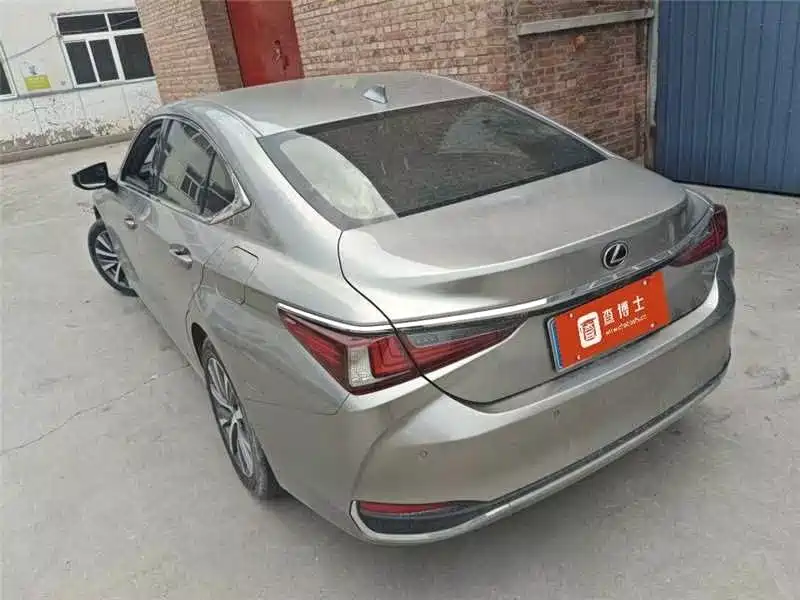 Lexus ES 2020 200