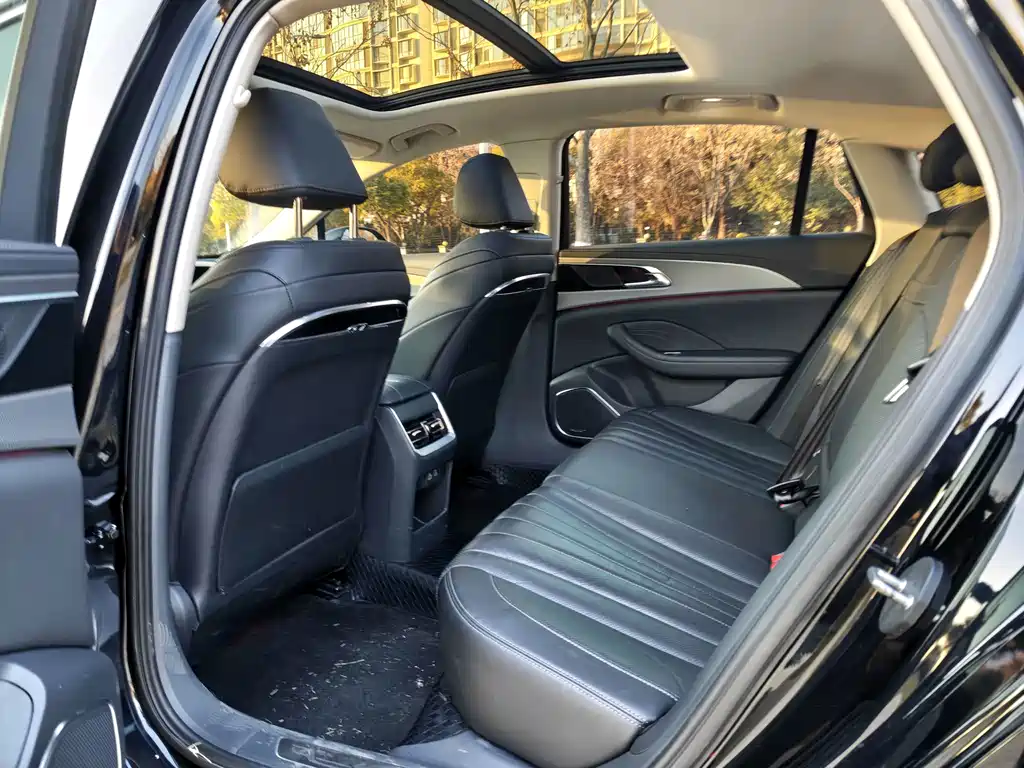 Hongqi Hongqi H5 — миниатюра 12