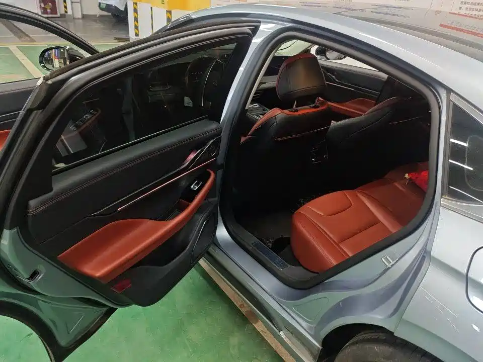 Lincoln Z 2022 i