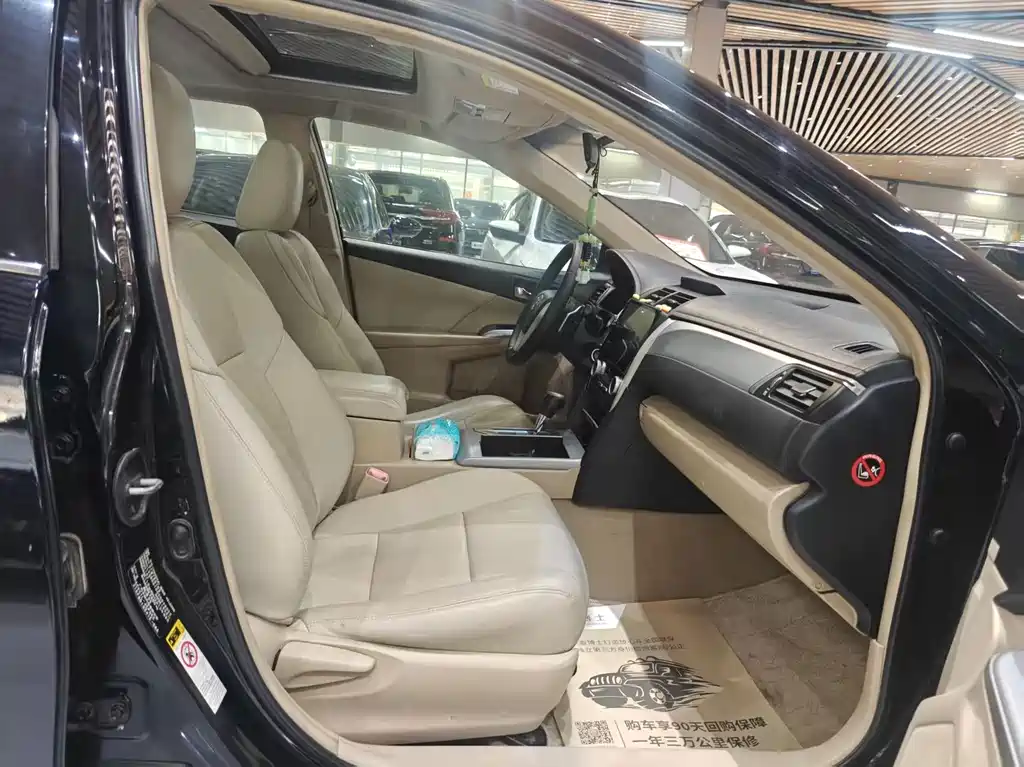 Toyota Camry — миниатюра 9