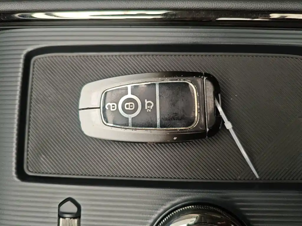 Ford Mondeo — миниатюра 9