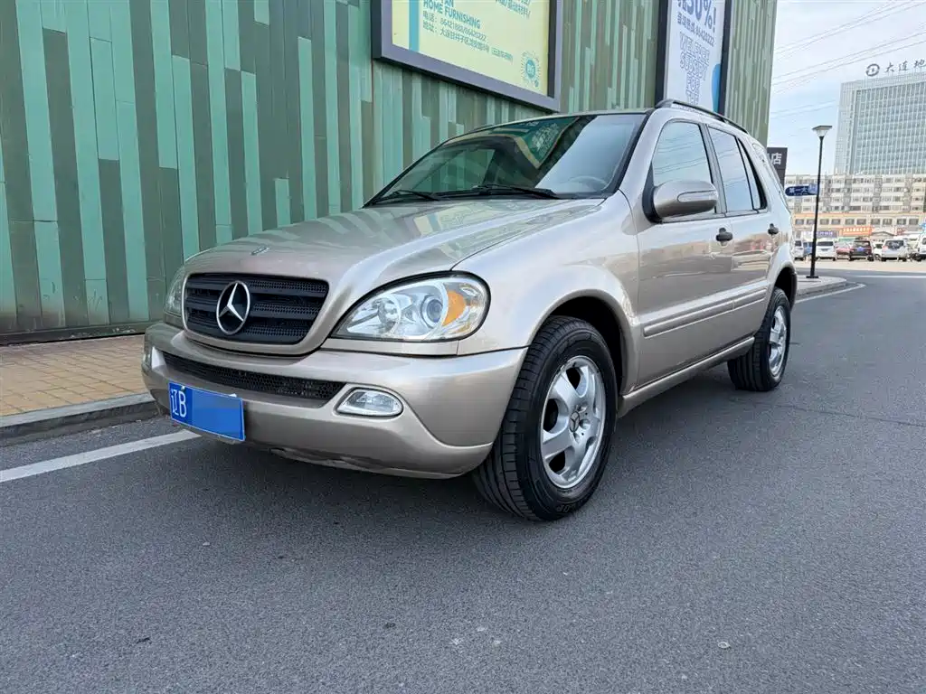 Mercedes-Benz M-Class 2001