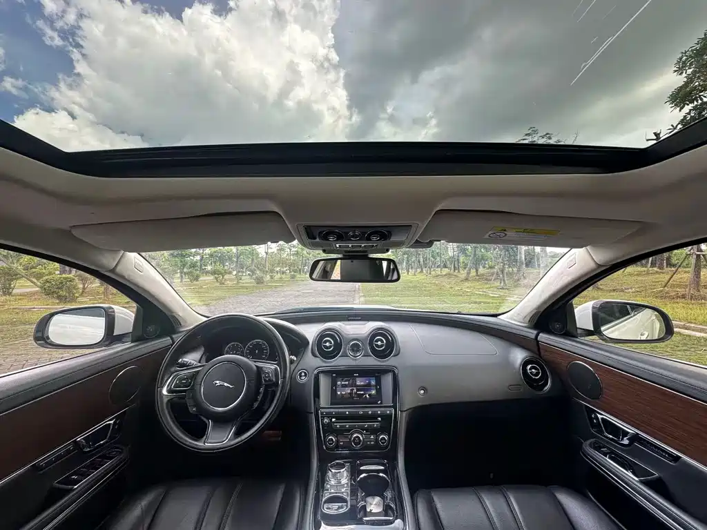 Jaguar XJ 2016 XJL 2.0T Elegant