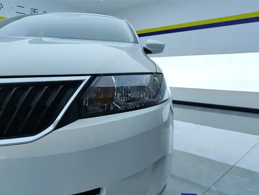 Skoda Rapid 2016 1.6L MT