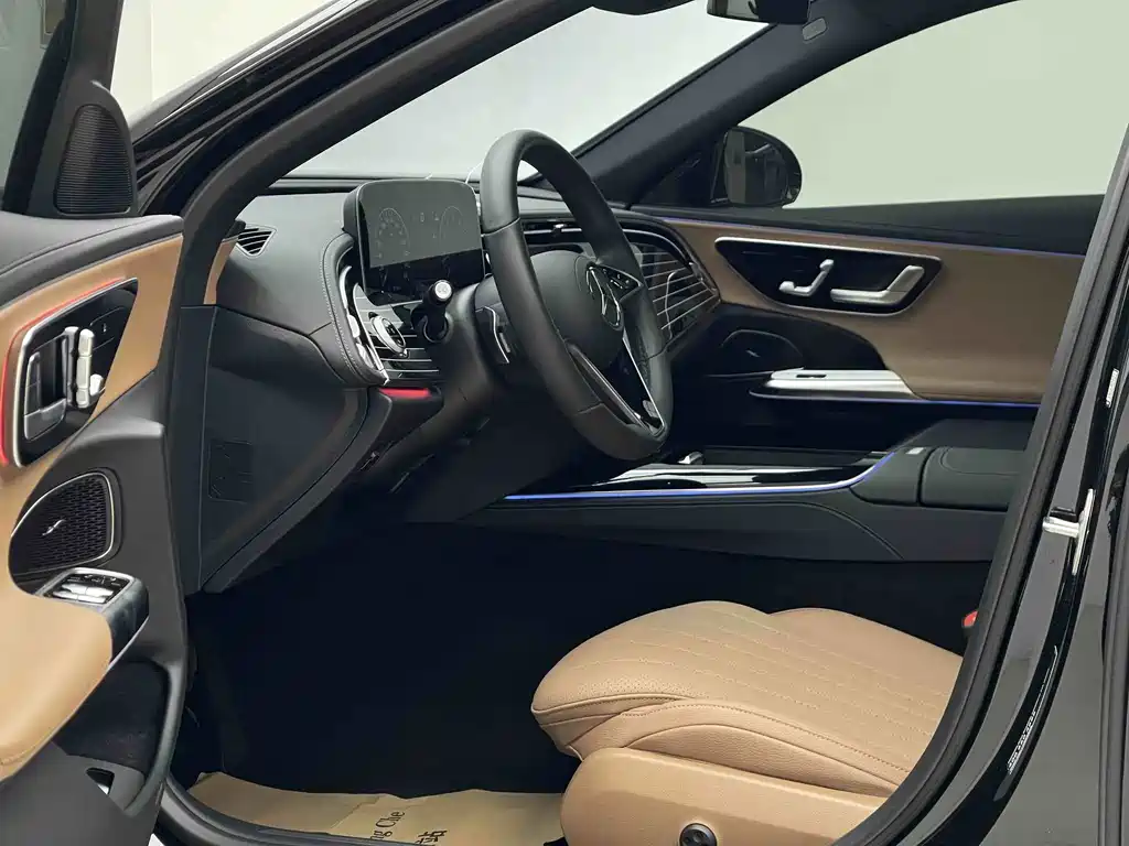 Mercedes-Benz E-Class — миниатюра 9