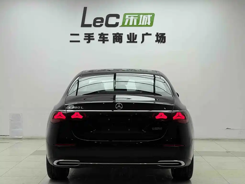 Mercedes-Benz E-Class — миниатюра 14