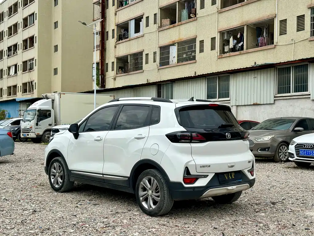 CHANGAN CS15
