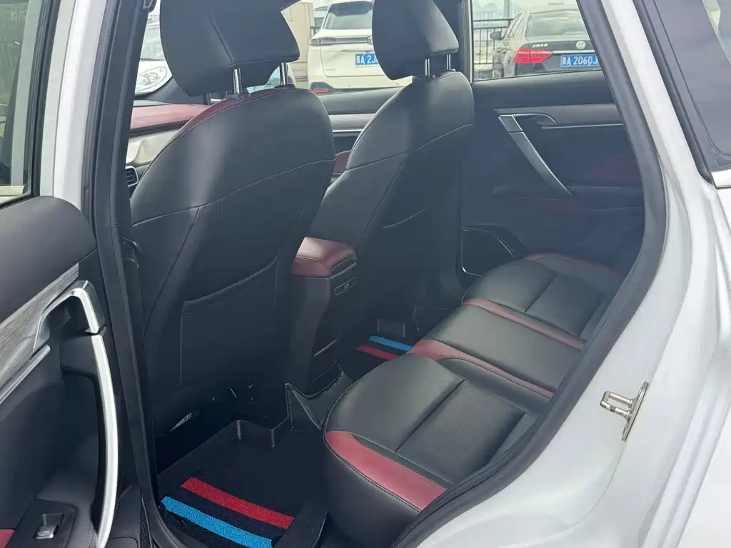 Geely Binyue — миниатюра 8