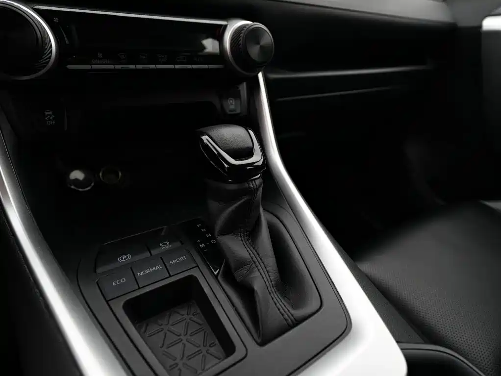 Toyota RAV4 — миниатюра 15