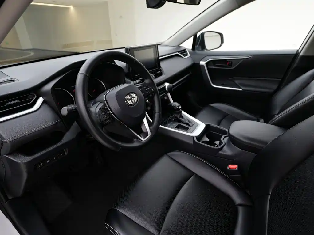 Toyota RAV4 — миниатюра 12