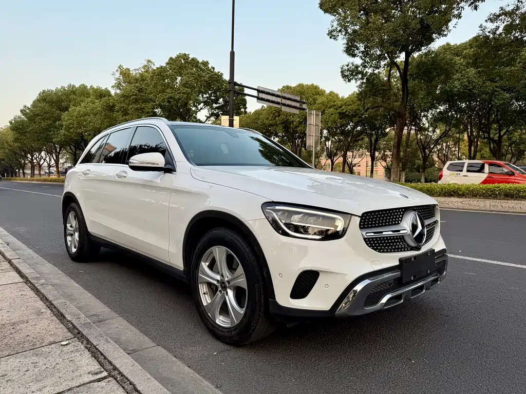 MERCEDES-BENZ GLC