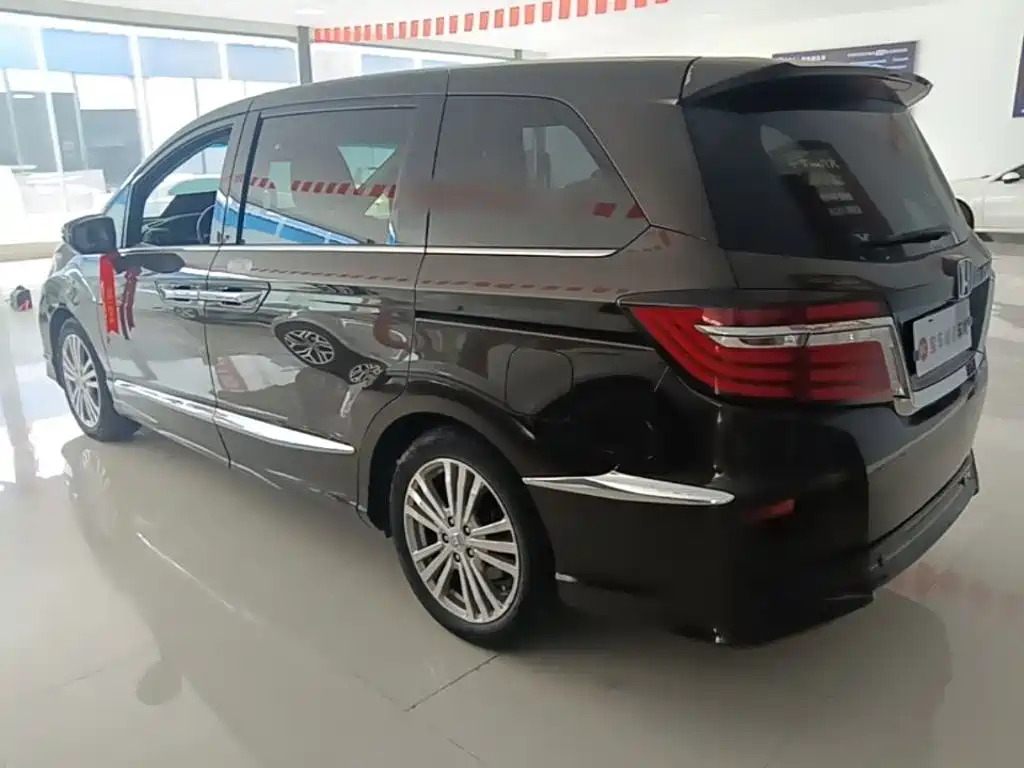 Honda Elysion — миниатюра 5