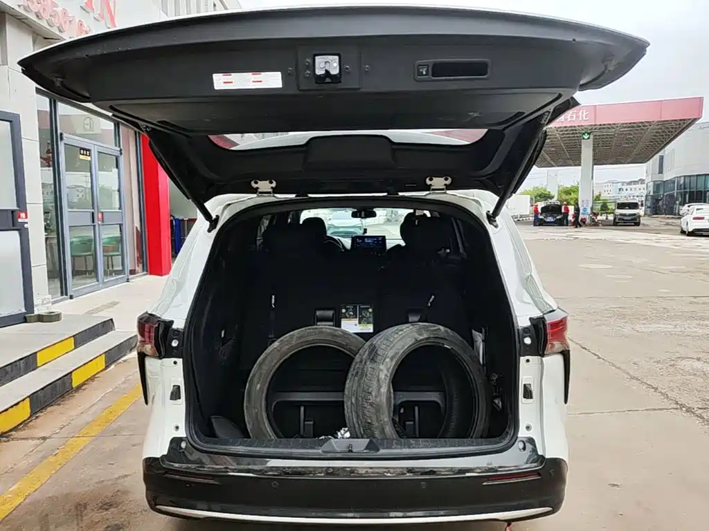 Toyota Sienna — миниатюра 19