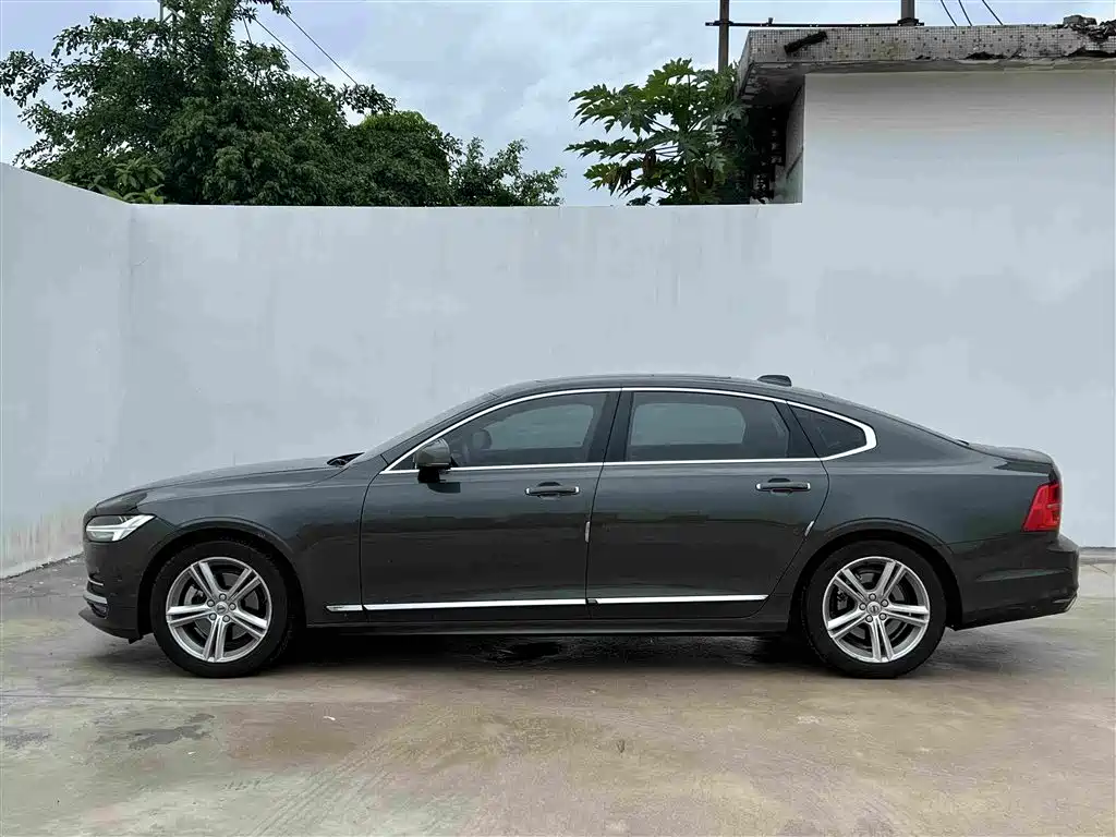 Volvo S90 2019 T5