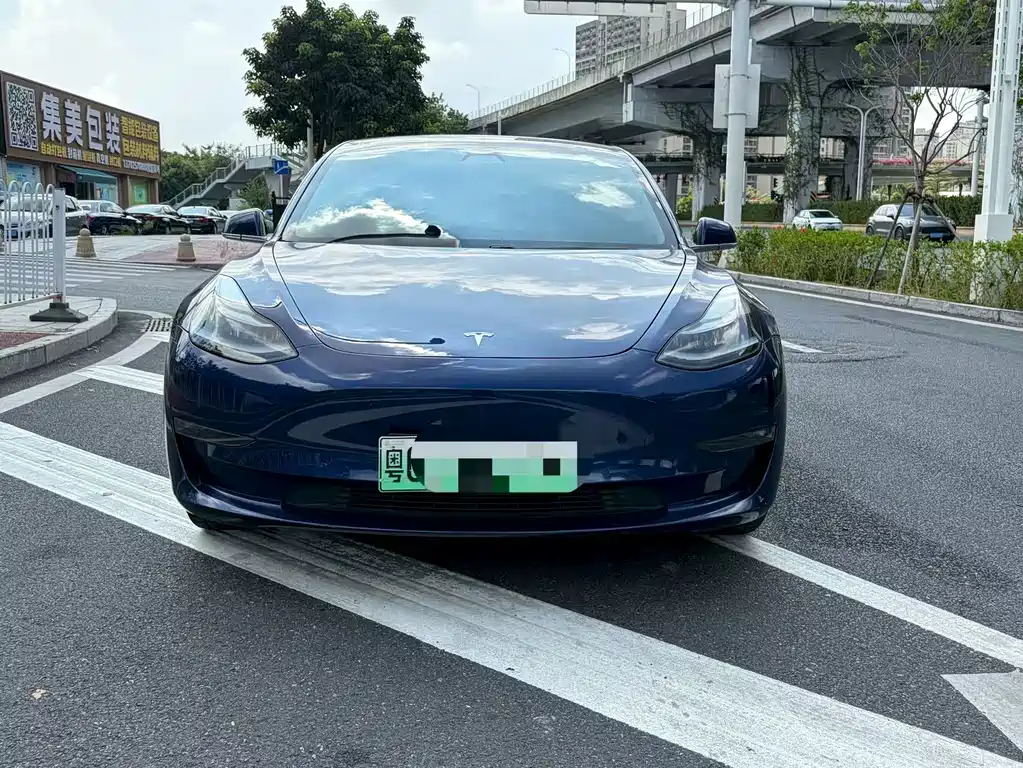 Tesla Model 3 — миниатюра 2