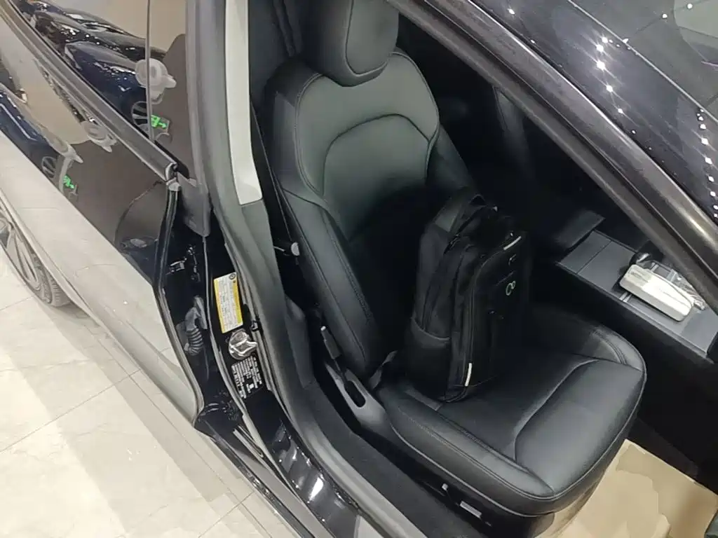 Tesla Model 3 — миниатюра 25