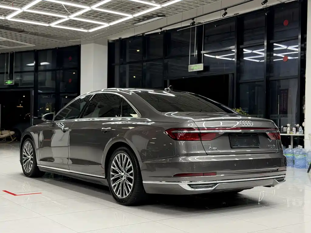 Audi A8 — миниатюра 4